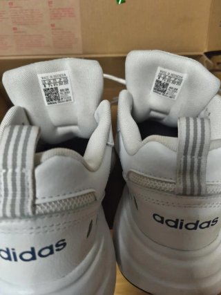 Zapatillas Adidas Strutter Blancas y Azules