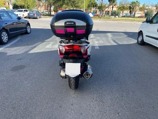 Maxi Scooter Negra y Blanca