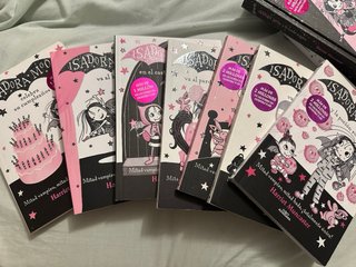 ISADORA MOON libro infantil