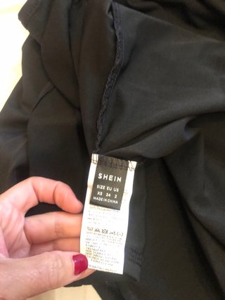 Vestido negro espalda descubierta