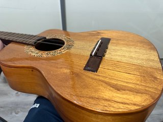 Tres Cubano Artesanal, inscripción "ALMENARES".