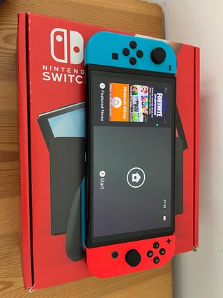 Nintendo Switch OLED + Juegos Pokémon y Mario Kart