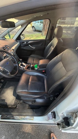 Ford S-MAX 2011