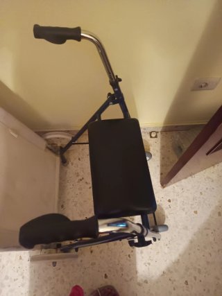 Andador azul con asiento