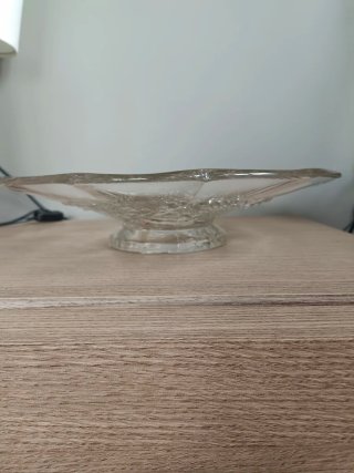 Frutero de cristal decorado con uvas