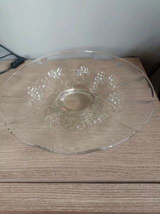 Frutero de cristal decorado con uvas