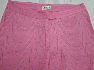 Pantalones anchos rosas con estampado