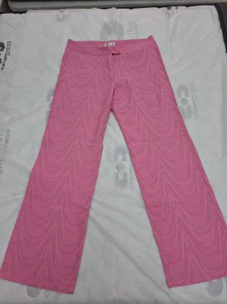 Pantalones anchos rosas con estampado
