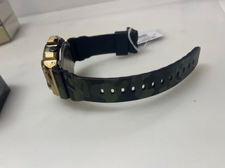 Reloj Casio G-Shock Dorado y Negro