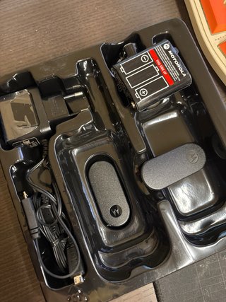 Motorola T62 PMR Radios (2 unidades)