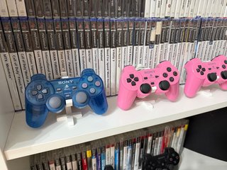 Soportes impresos en 3D para mandos de PS2