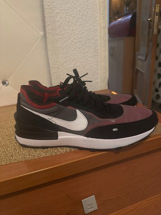 Zapatillas Nike Negras y Rojas