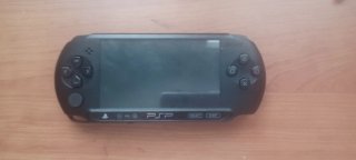 PSP Street E1004 Negra + 2 Juegos