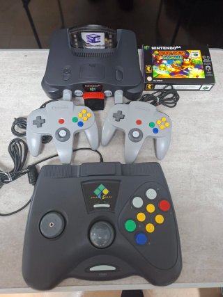 Nintendo 64 con Expansion Pak y accesorios