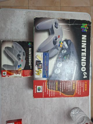 Nintendo 64 con Expansion Pak y accesorios
