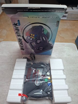 Nintendo 64 con Expansion Pak y accesorios