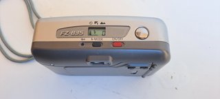 Ricoh FZ-835 Zoom fotocamera analogica 35mm rullin