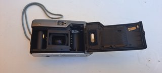 Ricoh FZ-835 Zoom fotocamera analogica 35mm rullin