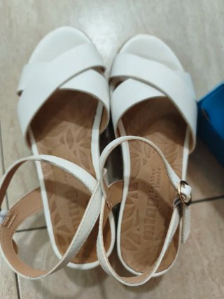Sandalias Mustang Talla 38 Blancas