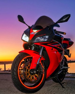 Honda CBR1000RR  Roja y Negra