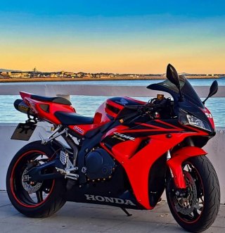Honda CBR1000RR  Roja y Negra