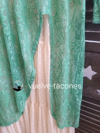 Sobrevestido asimétrico blonda ♡ New Collection *