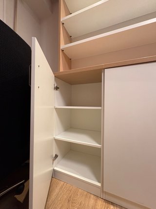 Estantería modular con armario