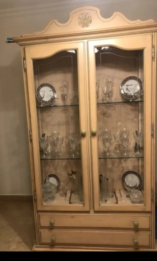 Mueble de salón vitrina madera