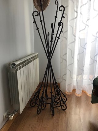 Perchero de metal forjado
