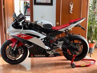 Yamaha R6R 2011