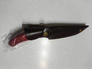 Cuchillo de caza con funda de cuero
