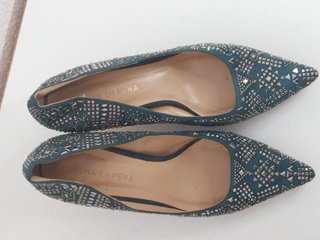 Zapatos de salón  Alma en Pena – Talla 39