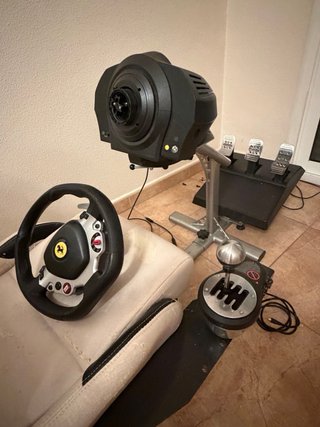Volante y Asiento Simulación Thrustmaster (cambio)