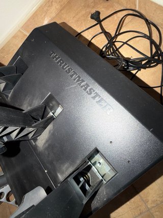 Volante y Asiento Simulación Thrustmaster (cambio)