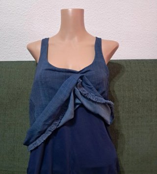Blusa sin mangas azul