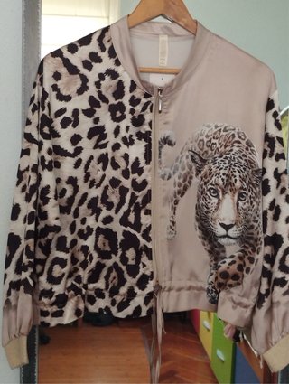 Chaqueta Bomber Leopardo Beige animal print