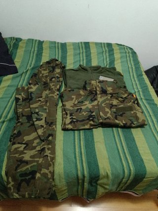 Traje militar verde