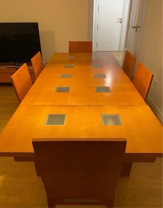 Mesa extensible + 6 sillas + 2 auxiliares