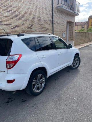 Toyota RAV4 2011