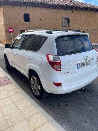 Toyota RAV4 2011