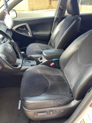 Toyota RAV4 2011