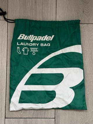 Paletero Bullpadel Vertex + Bolsa Ropa Deportiva
