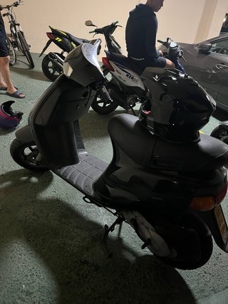 piaggio zip