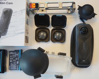 Insta360 X5 Cámara 360 + Accesorios
