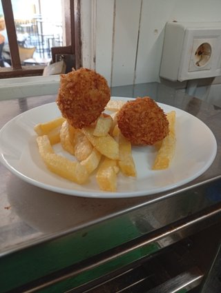 ADRIÁN CORTES COCINERO PROFESIONAL PRIVADO