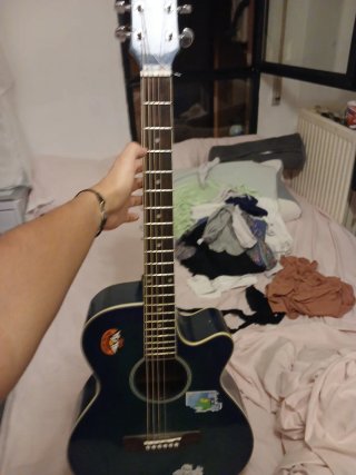 Guitarra Acústica Azul con Pegatinas