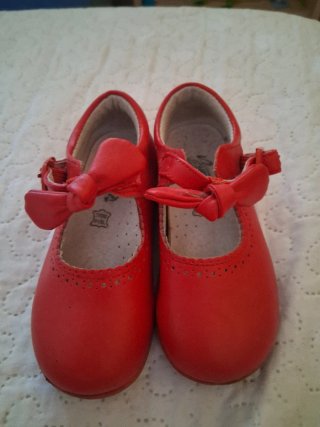 Zapatos rojos con lazo