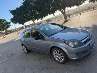 Opel Astra1.7DCTI año 2007 (negociable)
