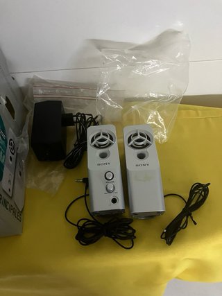 SIN ESTRENAR.2 ALTAVOCES..35€ SONY. EN SU CAJA.