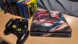 PS4 con 2 mandos y juegos